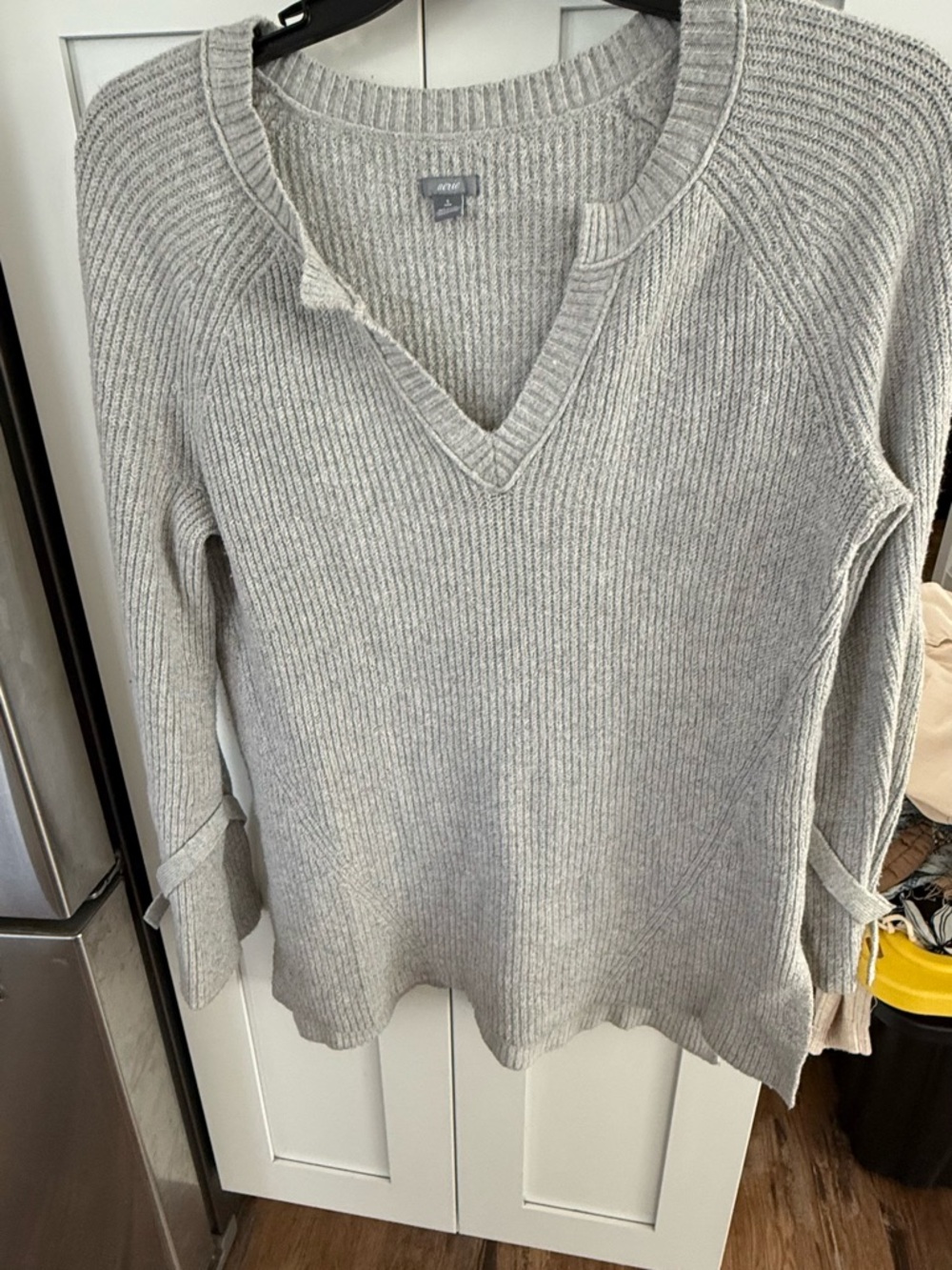 aerie Light Gray Ribbed V-Neck Sweater